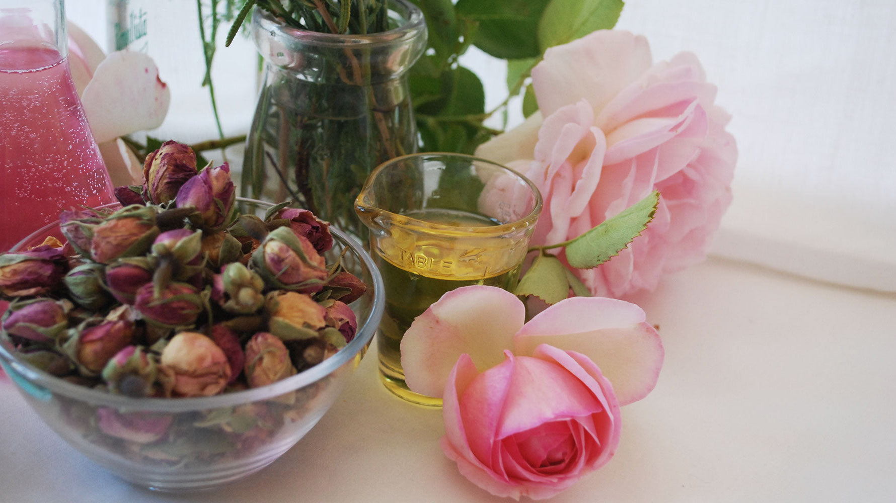 DIY Skincare Recipe :: Soothing Rosewater Eye De-Puffer