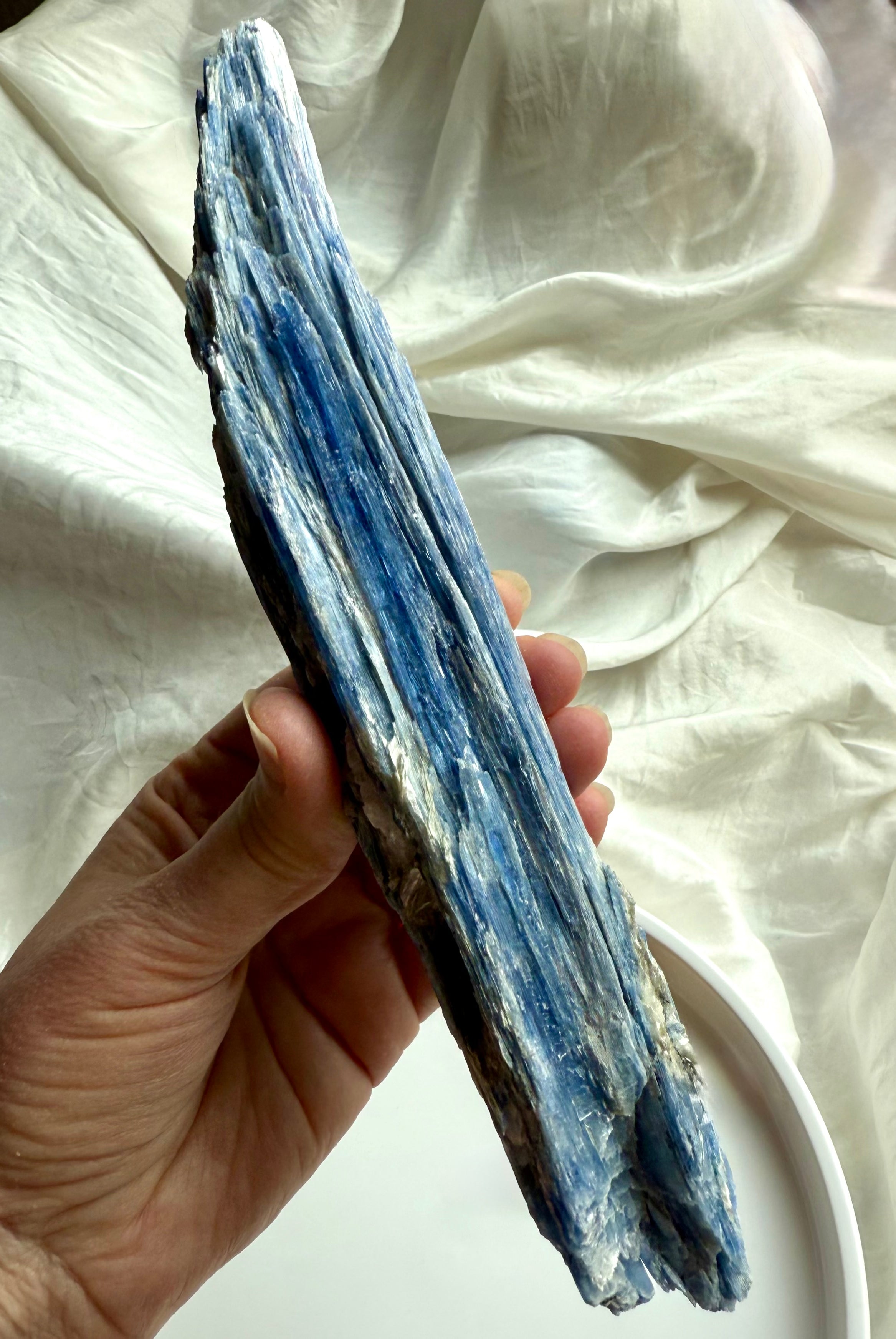 Large blue kyanite crystal blade with quartz seam, raw natural gemstone specimen for meditation, chakra healing + energy balancing
