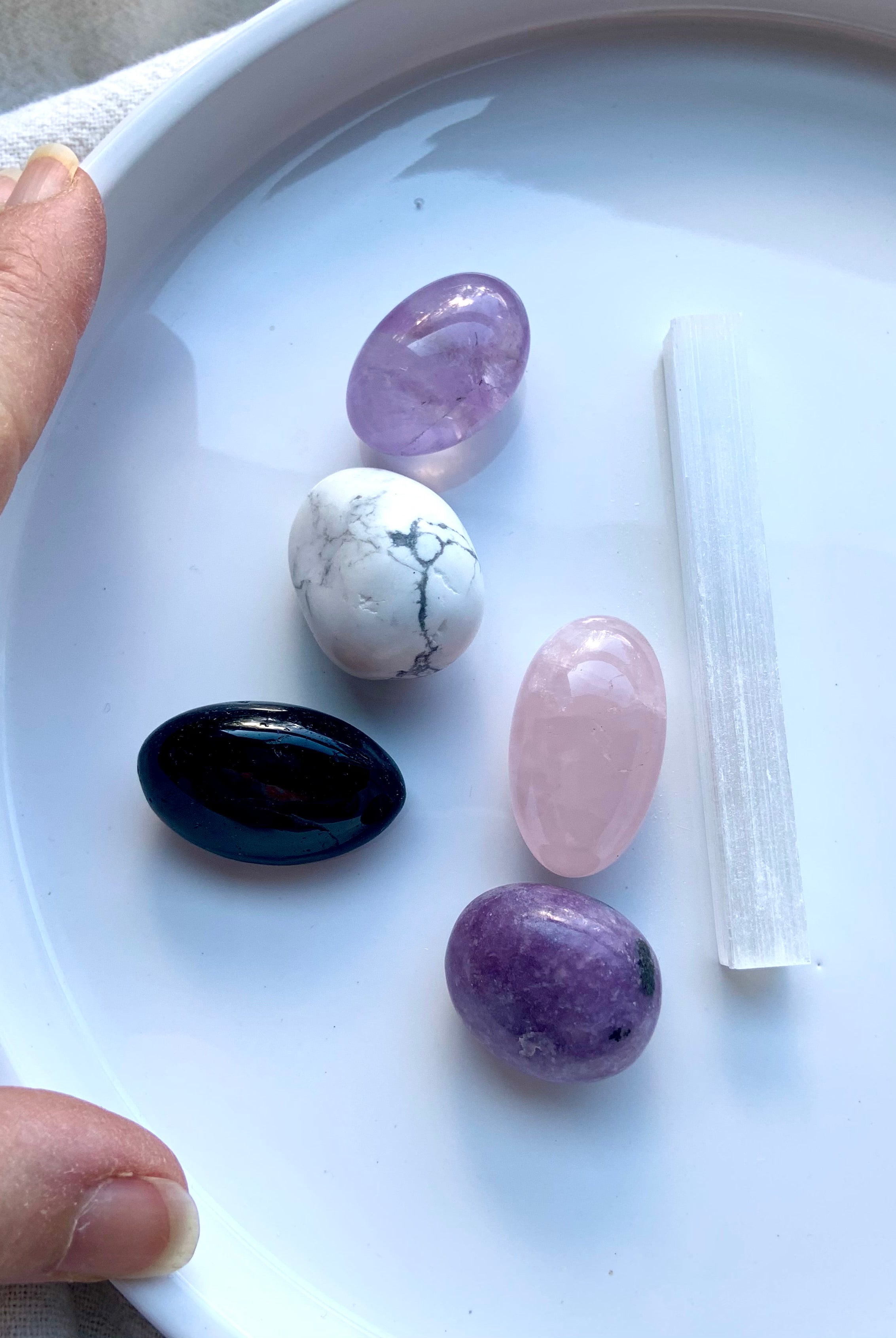 Sleep Crystal Set includes lepidolite, amethyst, rose quartz, howlite, black obsidian + selenite.