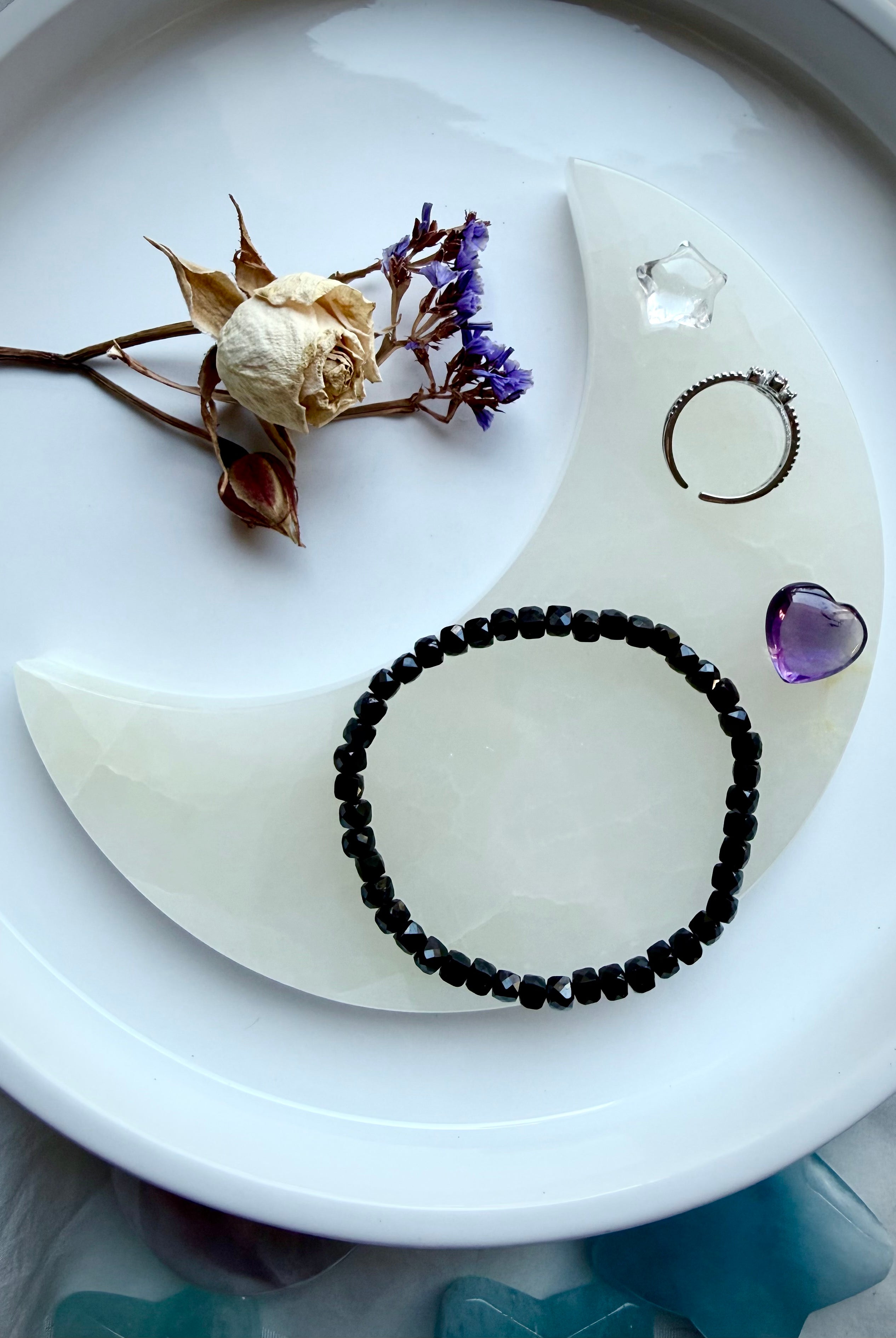 White Onyx Crescent Moon Plates – crystal moon carvings for energy work, jewelry display, and spiritual decor