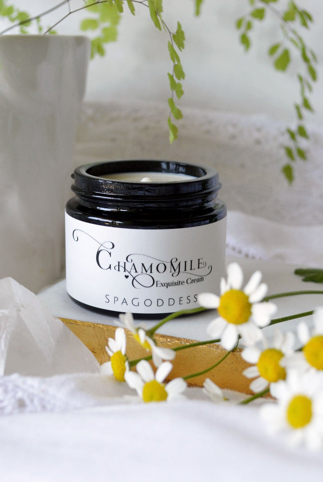 Chamomile Exquisite Cream with wrinkle-fighting white tea, rosehips + argan oil for all skin types