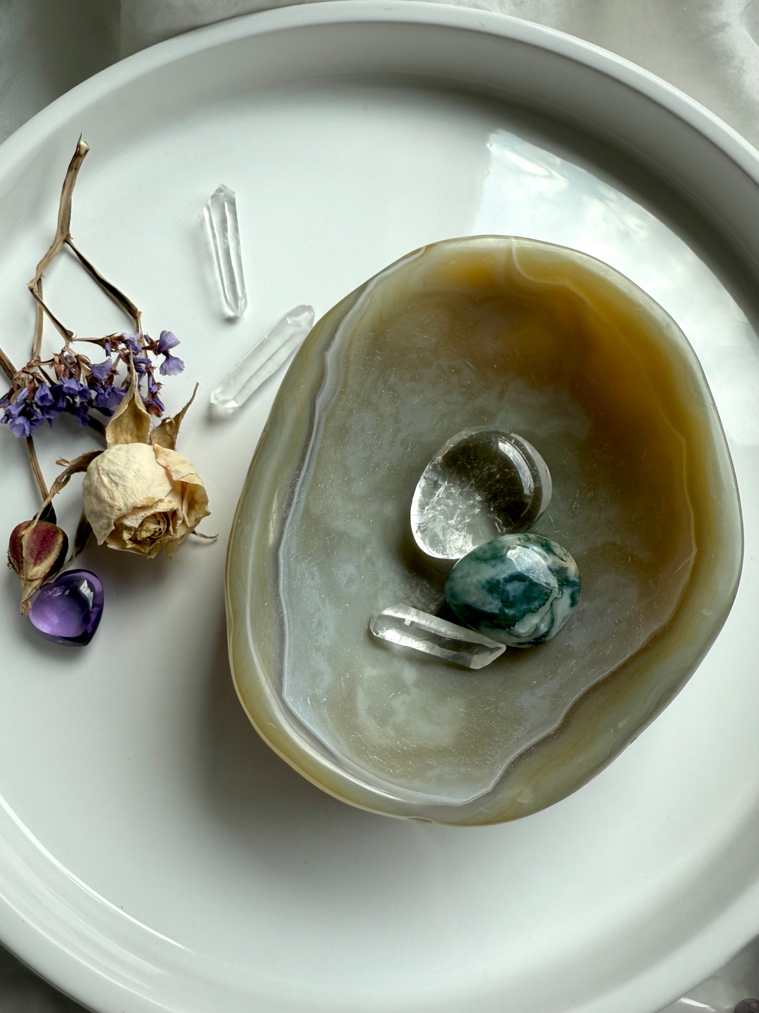 Beige Agate crystal bowl with moss agate and clear quartz tumbles – grounding gemstone offering dish