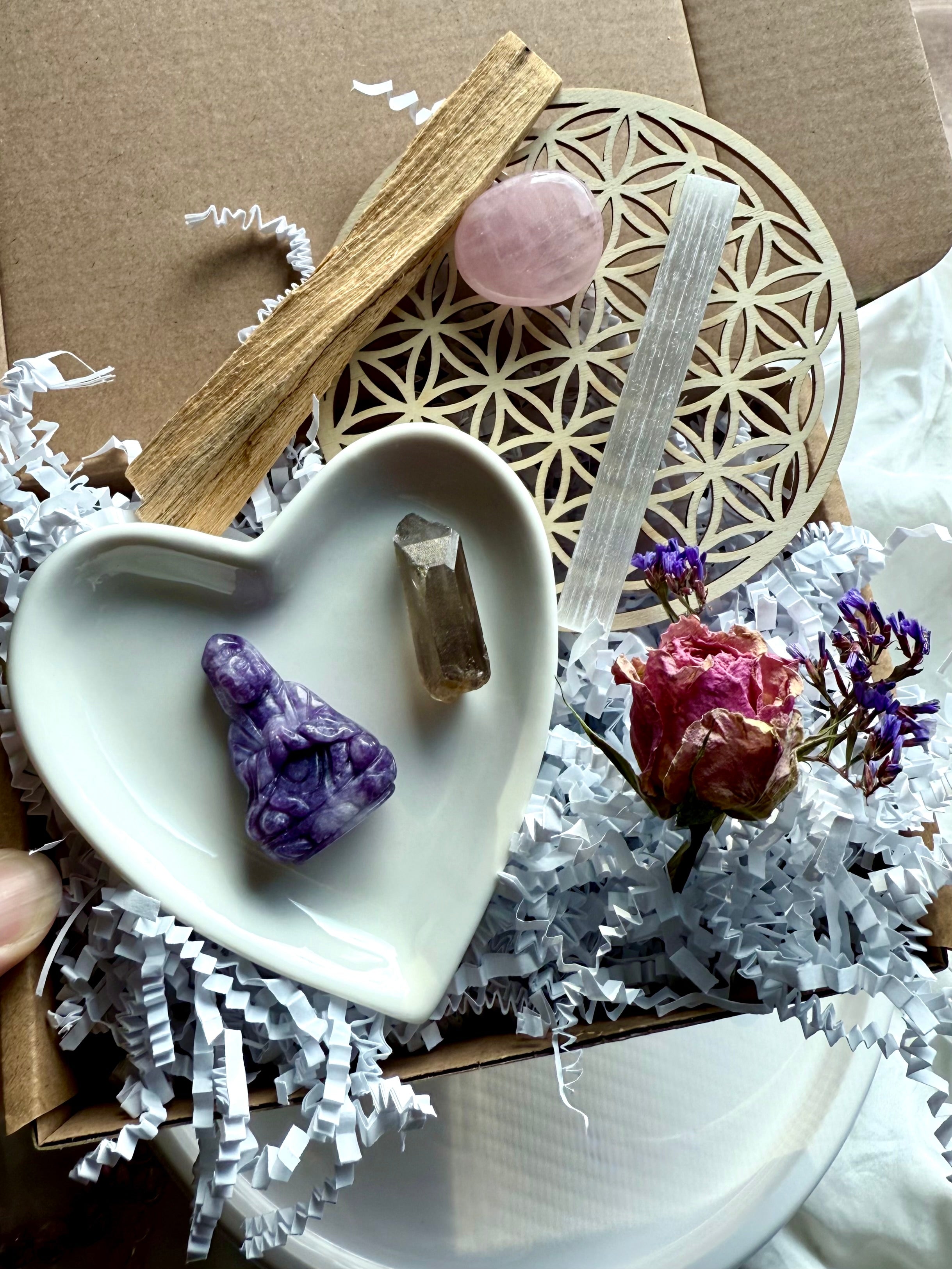 Boxed Quan Yin Travel Altar Set with heart dish, palo santo, crystals + dried flowers – spiritual gift set for meditation and divine feminine connection