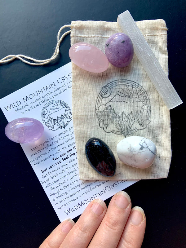 Sleep Crystal Set comes in a travel pouch with info to ID the crystals + start working with them.