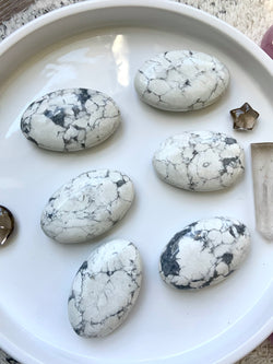 Howlite Palmstones