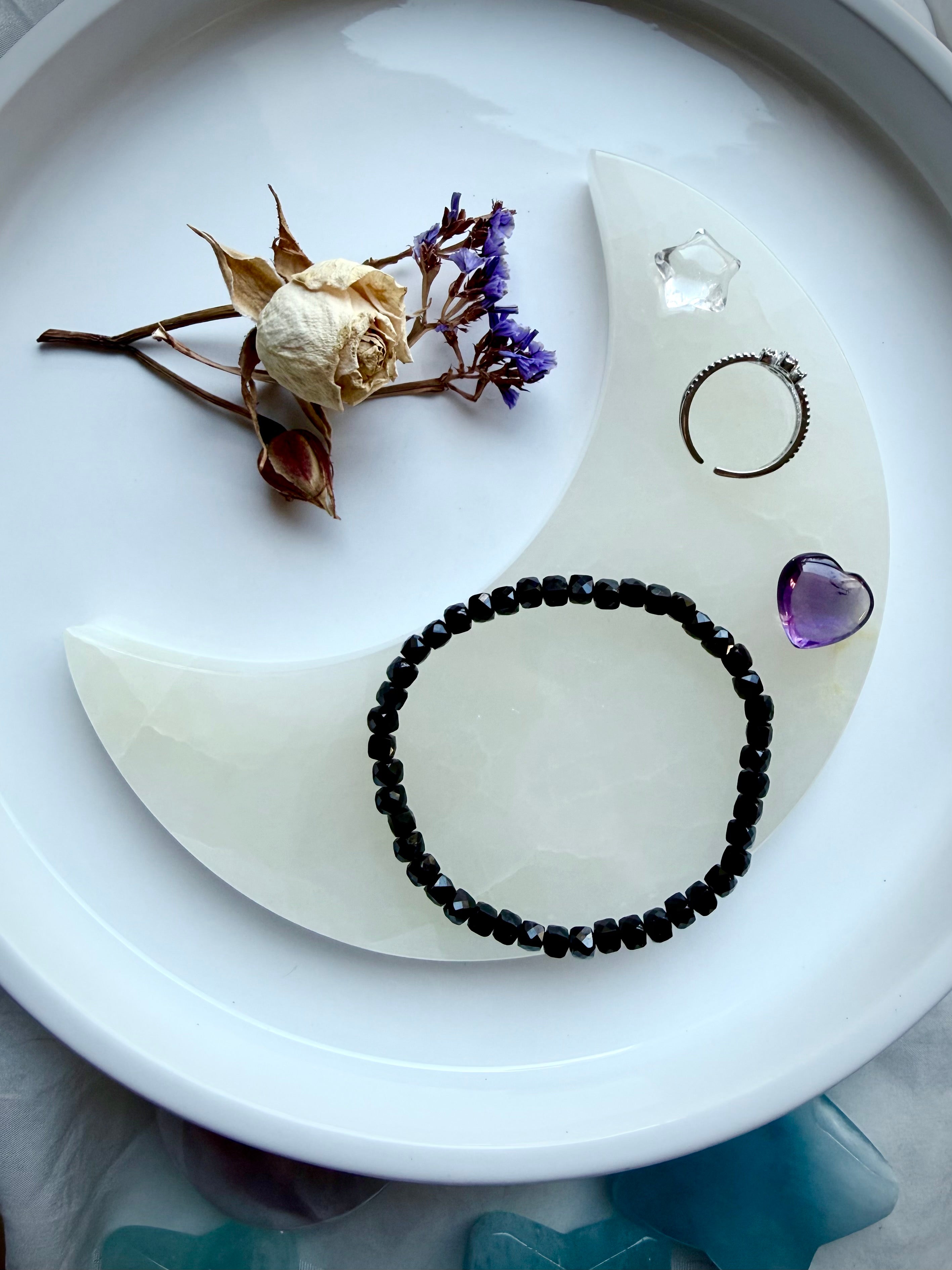White Onyx Crescent Moon Plates – crystal moon carvings for energy work, jewelry display, and spiritual decor