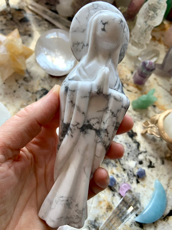 Howlite Mother Mary Carving