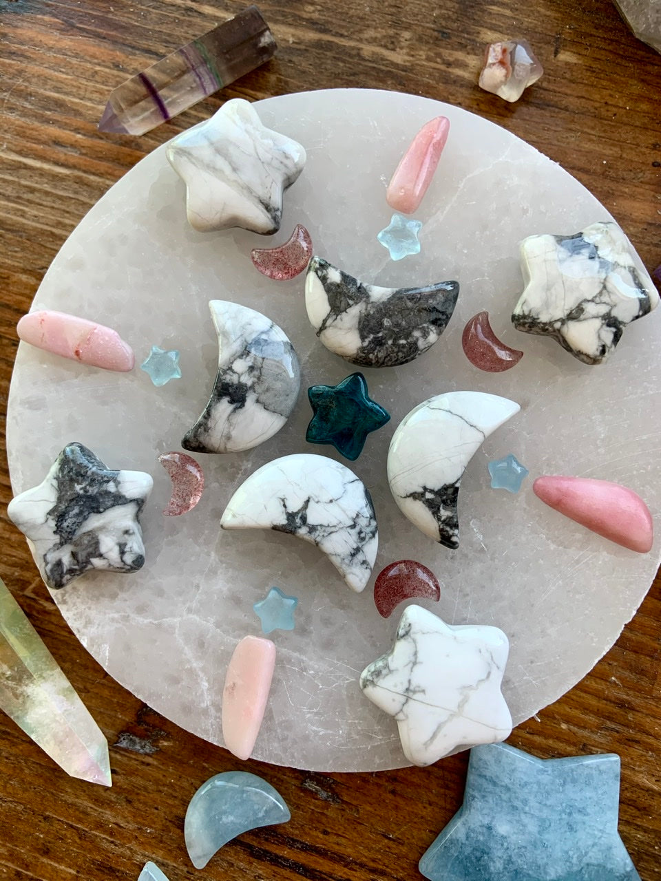 Crystal grid featuring Strawberry Quartz moons, Howlite moons and stars, Pink Opal, Aquamarine stars, and an Apatite star center — crystals for calm, love, and intuition